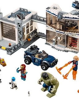 MEOW Avengers Compound Battle 76131 Retired! New & Original Packaging Shelf Wear
