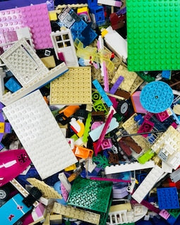 Lot Of 10 Pounds MEOW Bulk Lot Random Parts Pieces And Bricks