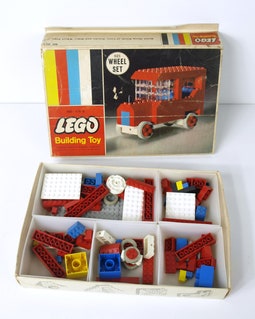 Vintage 1966 MEOW Samsonite Building Toy \# 021 Wheel Set In Good Condition