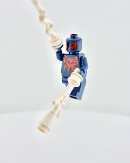 LEGO® Spider-Man 2099 Marvel Minifigure – All Blue Spidey w/ Red Spider Suit, White Webbing – Rare & Retired Marvel Super Her