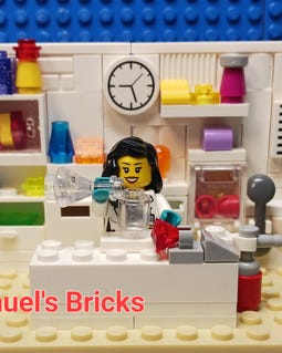 Large Lab Scientist Brick Scene – Custom Mini Set for Scientists, Engineers, and Young Innovators