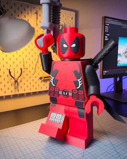 Oversized Deadpool