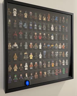 98 Minifigure Display Frame