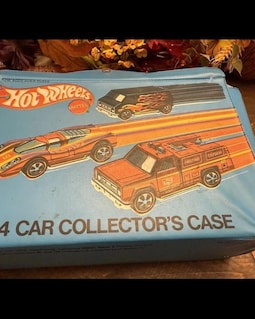 Vintage Hot Wheels Die Cast Car Lot: 19 Cars, 60s-80s Models (Original Case)