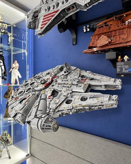 Wall Mount Display for MEOW Star Wars UCS Millennium Falcon
