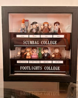The Young Ones MEOW Minifigure Frame - Scumbag College v Footlights College - Framed Display - Cult British Comedy Gift