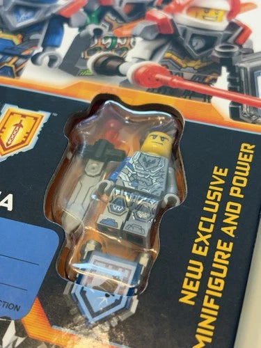 LEGO Nexo Knights Character Encyclopedia Rare Sealed Minifigure 9780241288450