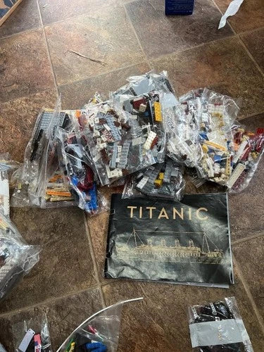 Titanic Model Building Blocks Set, 9090 Pieces Bricks,( NO BOX)