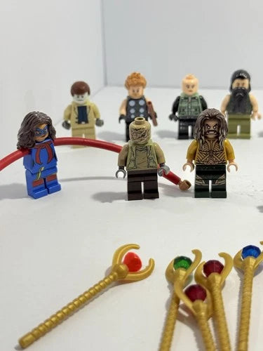 LEGO Marvel Super Heroes Minifigure Lot 25 Pc Wolverine Fantastic Four & Accesso