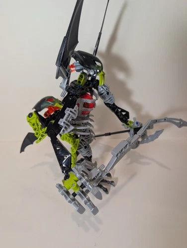 100% complete & Retired MEOW Bionicle: Warriors Set 8952 MUTRAN & VICAN