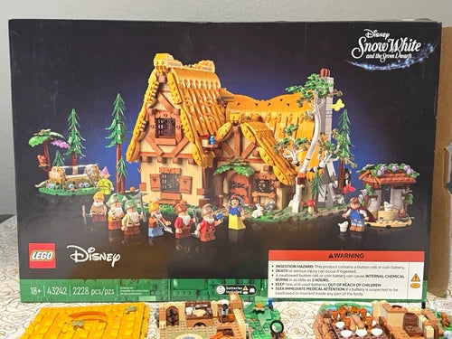 LEGO Disney Snow White & Seven Dwarfs Cottage 43242 2228pc w/ Minifigures & Box