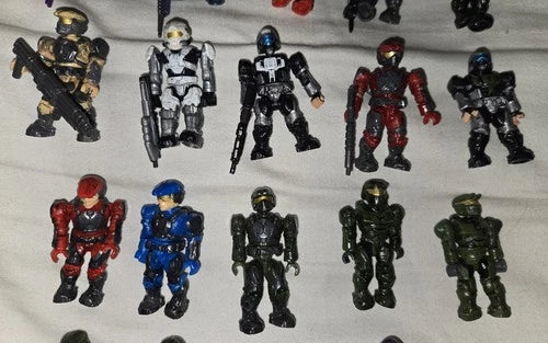 Mega Bloks Construx Halo Lot of 32 Figures Mini Figures + Accessories B1