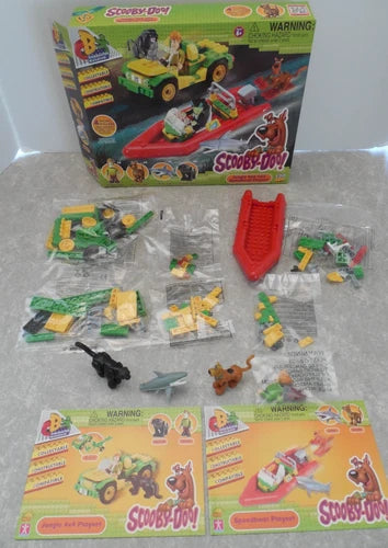 CHARACTER BUILDING, SCOOBY-DOO! JUNGLE 4X4 AND SPEEDBOAT PLAYSET, OPEN BOX!