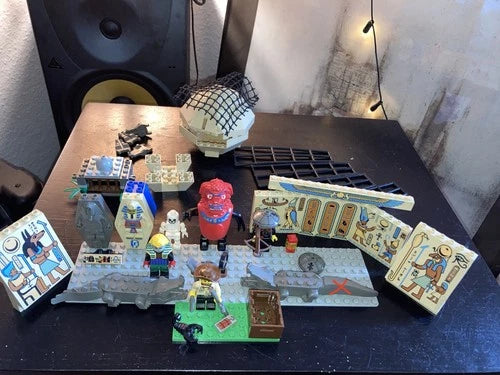 LEGO Adventurers / Orient Expedition Lot - Johnny Thunder, Pharaoh + Accessories