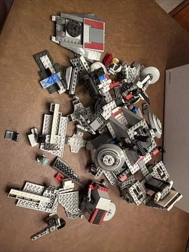 LEGO Star Wars AT-TE Walker (7675) Incomplete, Missing Pieces