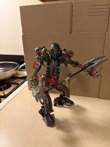 MEOW BIONICLE 10201 Takutanuva complete with movie mask