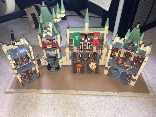 Hogwarts Castle (4842) MEOW All Minifigs and Exclusive parts. (see description)