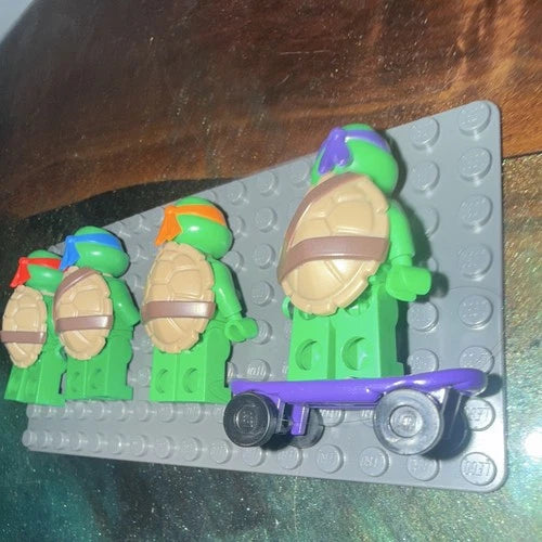 MEOW Teenage Mutant Ninja Turtles Minifigures Lot of 4 w/ Skateboard
