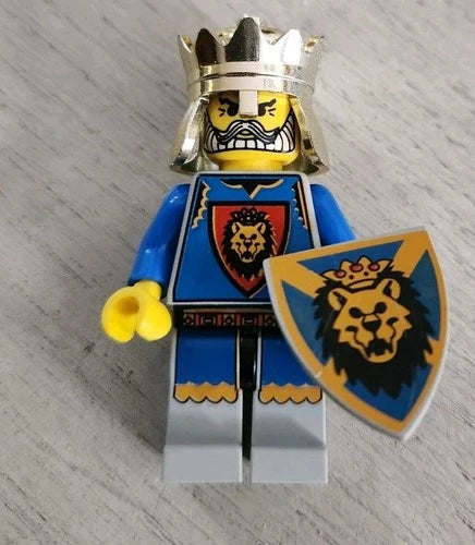 Vintage LEGO Castle Minifigure Lot 11 King Leo Cedric Knights Weapons Shield
