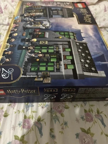 LEGO Harry Potter 76471 Knockturn Alley Wizarding Shops, 8+ 8 Minifigures