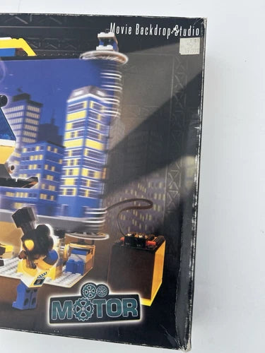 1351 Lego Studio’s Movie Backdrop Studio 209 Piece ( New )