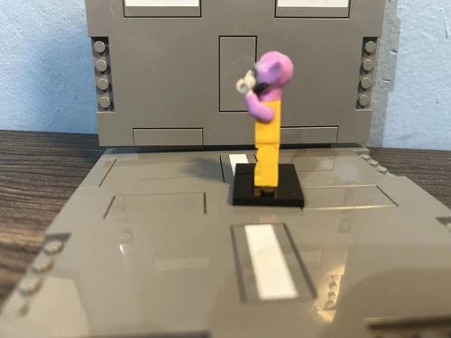 Lego Zeb Orrelios Minifigure 2014 Star Wars 2 cracks on the back of the feet