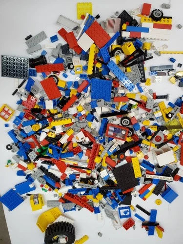 MEOW Lot 11 Pounds lbs Bulk Mixed Blocks Parts w 22 MEOW people