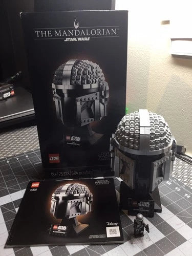 LEGO The Mandalorian 75328 & Princess Leia 75351 Helmet. 100% COMPLETE. BONUS