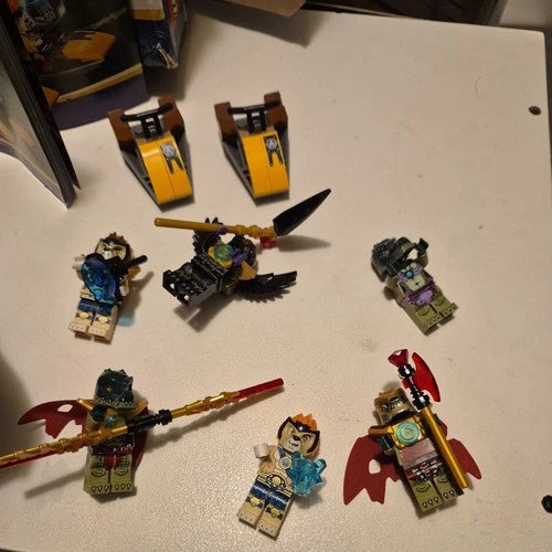 LEGO CHIMA 70006 Cragger’s Command Ship 98% Complete Minifigures Manuals and box