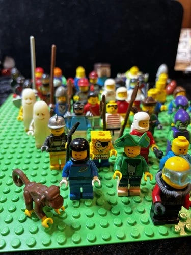 LEGO Minifigures Minifigs Lot of 40 + Accessories Bulk Various Some Old