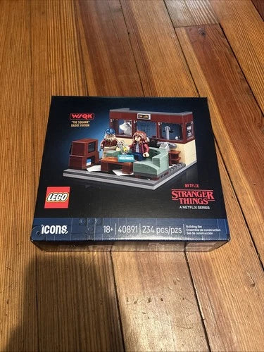 MEOW Stranger Things GWP Exclusive Set “the Squawk” Radio Station