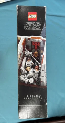 LEGO Star Wars: Death Star Trash Compactor Diorama (75339) Sealed, Damaged box