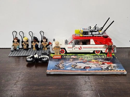 MEOW Ghostbusters: Ecto-1 & 2 (75828). 99.9% Complete With Minifigures! READ