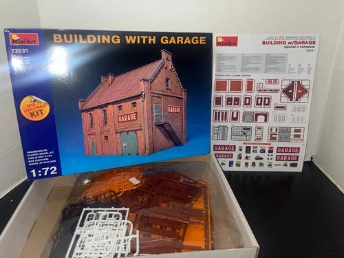 New MiniArt 1:72 Plastic Model Kit 72031 Building With Garage NIB