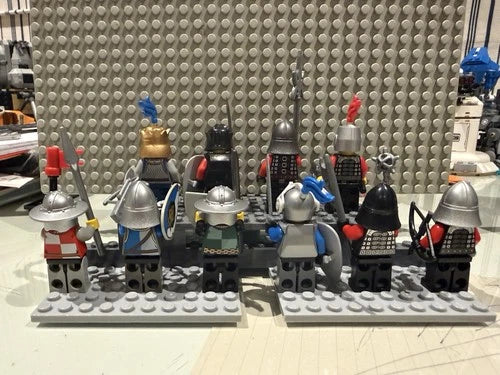 LEGO Castle Knights Minifigure Lot W Weapons Lionknight, Blue Lions, Red Dragons