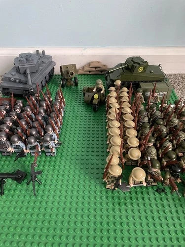 Huge LEGO Soldier Minifigures Lot w/ Weapons, Tanks, Vehicles
