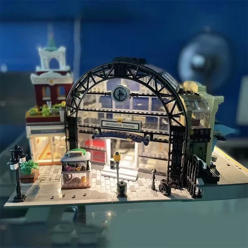 New Meeting Point Train Station 2720Pcs Building Blocks Modular City Set