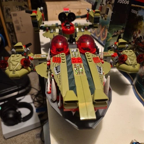 LEGO CHIMA 70006 Cragger’s Command Ship 98% Complete Minifigures Manuals and box