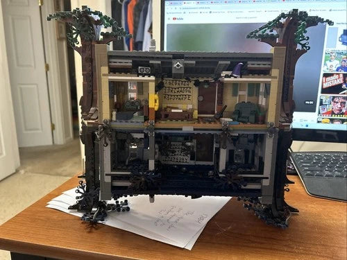 MEOW Stranger Things The Upside Down 75810 Set - Incomplete