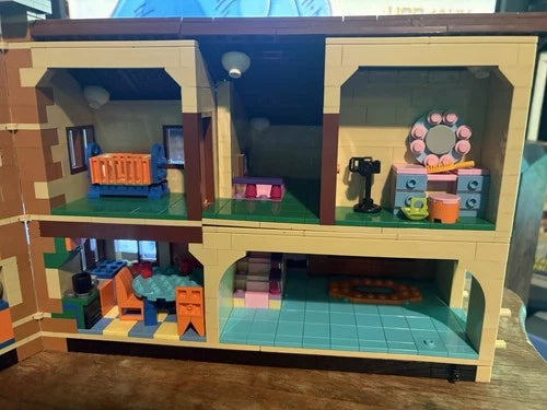 Incomplete MEOW The Simpsons: The Simpsons House (71006)