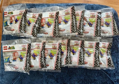 LOT OF 14LEGO Super Mario Kart - Toad (Pit Crew) Building Toy 30702 LOT OF 14