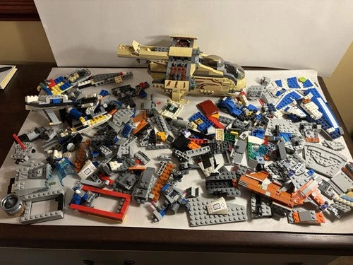 LEGO Star Wars Parts Pieces Bulk Lot And Star Wars Ship Pieces Incomplete 75084