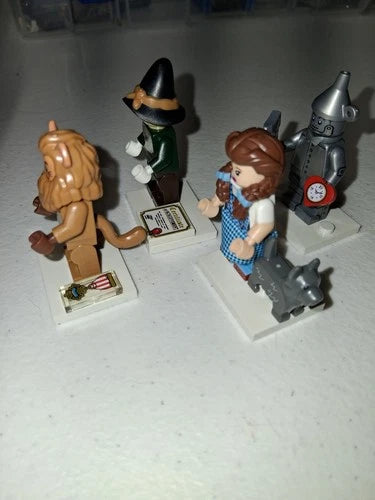 MEOW Minifigures the MEOW Movie Series 2 Wizard of Oz, Set of 4, Dorthy Lion Tin
