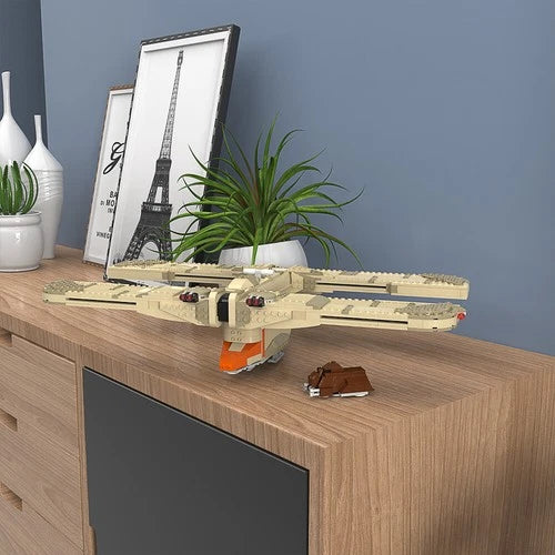 Elegant Transport Vessel 698-Piece with Cockpit MOC Building Bricks Toy