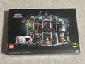**READ** MEOW Arkham Asylum Batman 76300 DC Super Heroes - No Mini Figures **