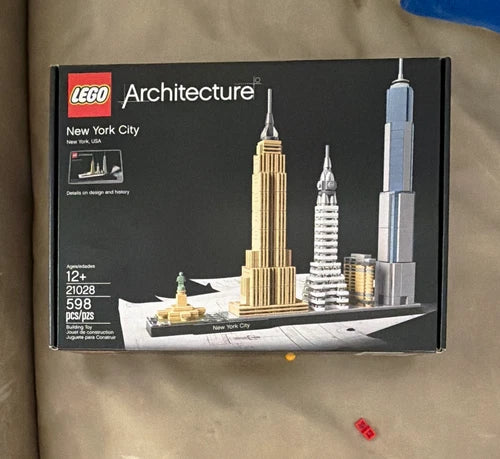 LEGO Architecture Skylines New York City 21028 Complete Set 598 pcs Retired