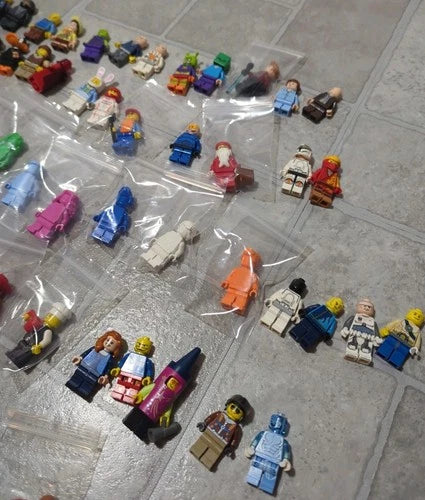 Lego Minifigure lot of 100 Minifigures People