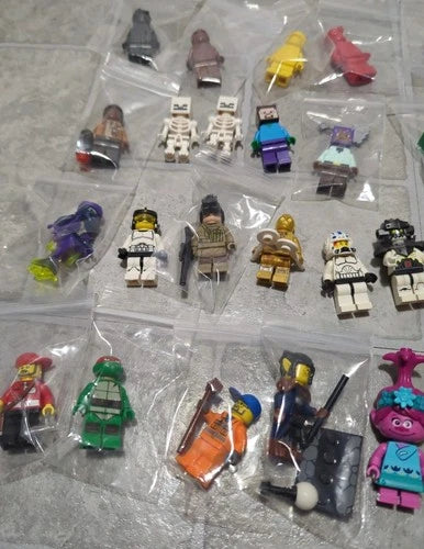 Lego Minifigure lot of 100 Minifigures People