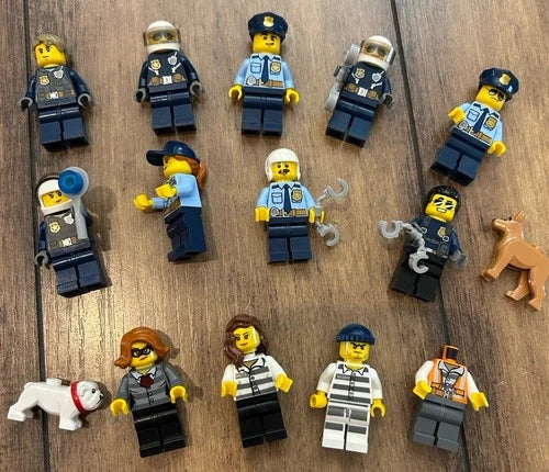 LEGO CITY Police Sets 60246, 60137, 60138, 60139, Preowned, all manuals, 12 mini