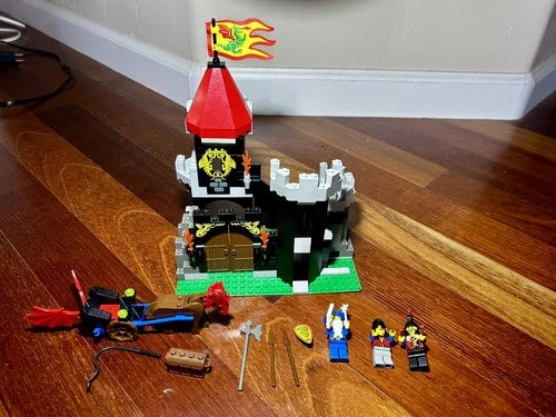 LEGO 1906 Majisto’s Tower – Complete with Pieces & Figures – Vintage 1995